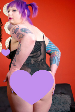 Big Butt Tgirls Love to Cum Hard!