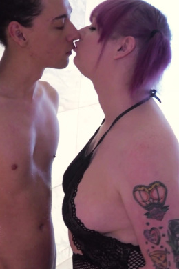 Getting Her Hole Fucked and Creampied in the Shower